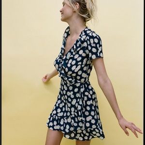 THE VALENTINA
in Daisy